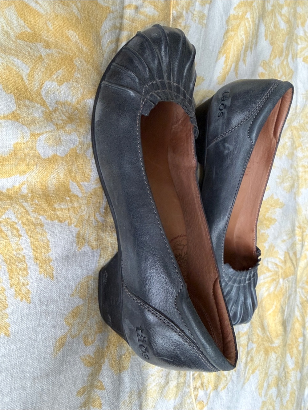 Leather Taos Pumps - Picture 5 of 11